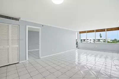 8233 Harding Ave #504, Miami Beach, FL 33141 - Photo 4