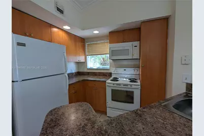 3430 N Pinewalk Dr N #627, Margate, FL 33063 - Photo 4