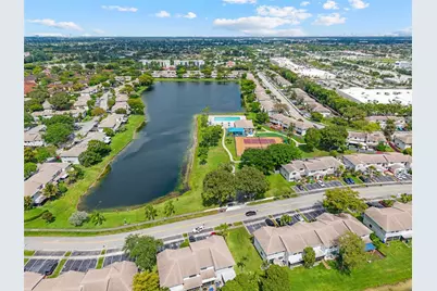 10500 NW 3rd St, Pembroke Pines, FL 33026 - Photo 32