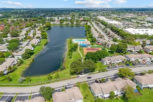 10500 NW 3rd St, Pembroke Pines, FL 33026 - Photo 32
