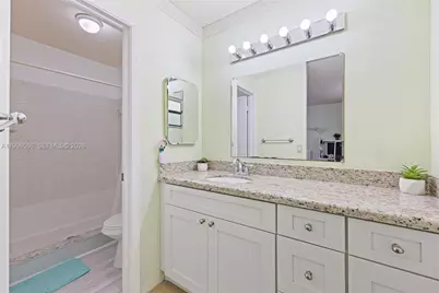 10500 NW 3rd St, Pembroke Pines, FL 33026 - Photo 14