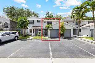 10500 NW 3rd St, Pembroke Pines, FL 33026 - Photo 2