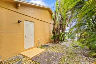 7690 SW 7th Ct, North Lauderdale, FL 33068 - Photo 38