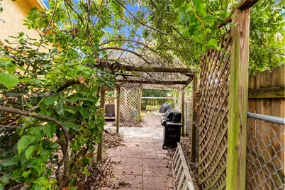 7690 SW 7th Ct, North Lauderdale, FL 33068 - Photo 32