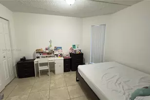 7610 Westwood Dr, Tamarac, FL 33321 - Photo 8