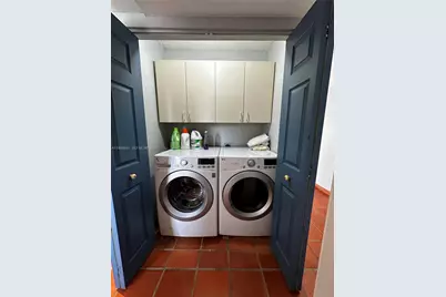 10000 NW 9th St Cir #21, Miami, FL 33172 - Photo 2