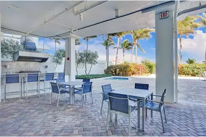 6515 Collins Ave #1604, Miami Beach, FL 33141 - Photo 8