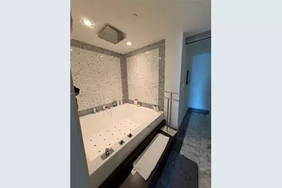 200 Biscayne Boulevard Way #3709, Miami, FL 33131 - Photo 4