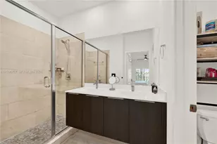 8319 NW 49th St, Doral, FL 33166 - Photo 32