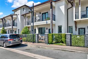 8319 NW 49th St, Doral, FL 33166 - Photo 4