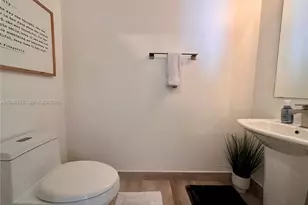 1300 Brickell Bay Dr, Miami, FL 33131 - Photo 24