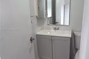 9375 Fontainebleau Blvd, Miami, FL 33172 - Photo 8