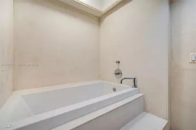 181 Crandon Blvd #104, Key Biscayne, FL 33149 - Photo 10