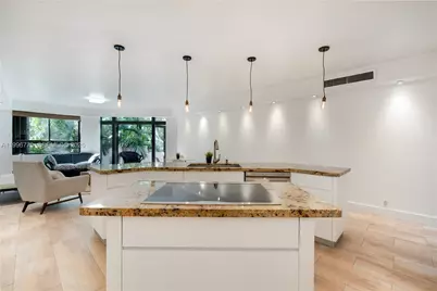 181 Crandon Blvd #104, Key Biscayne, FL 33149 - Photo 6