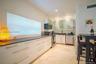 929 Michigan Ave, Miami Beach, FL 33139 - Photo 4