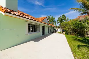 10352 NW 46th St, Doral, FL 33178 - Photo 12