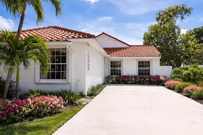 10352 NW 46th St, Doral, FL 33178 - Photo 2