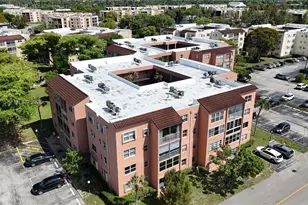 2861 Somerset Dr, Lauderdale Lakes, FL 33311 - Photo 6