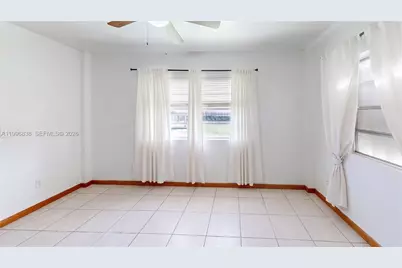 1560 NE 12th St, Homestead, FL 33033 - Photo 10