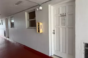 120 Royal Palm Rd, Hialeah Gardens, FL 33016 - Photo 4