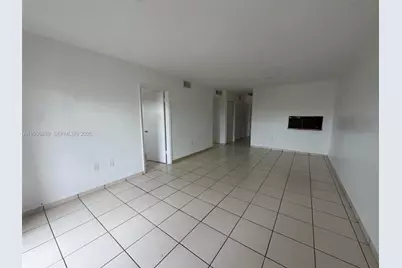 120 Royal Palm Rd #301, Hialeah Gardens, FL 33016 - Photo 6