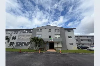 120 Royal Palm Rd #301, Hialeah Gardens, FL 33016 - Photo 2
