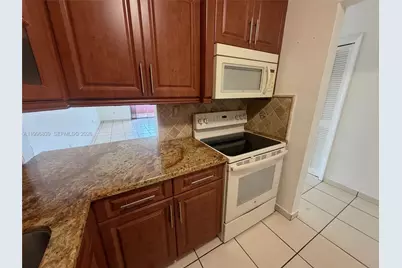 120 Royal Palm Rd #301, Hialeah Gardens, FL 33016 - Photo 10