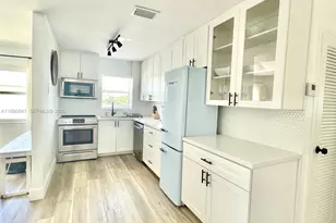 221 Meridian Ave, Miami Beach, FL 33139 - Photo 12