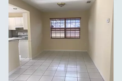 19712 NW 82nd Pl, Hialeah, FL 33015 - Photo 12