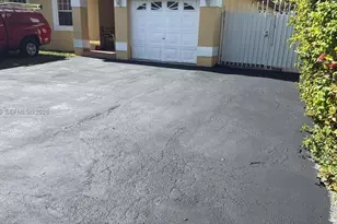19712 NW 82nd Pl, Hialeah, FL 33015 - Photo 2