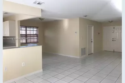 19712 NW 82nd Pl, Hialeah, FL 33015 - Photo 10