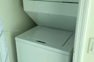 60 SW 13th St, Miami, FL 33130 - Photo 12