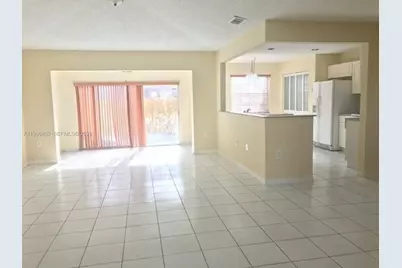 19712 NW 82nd Pl, Hialeah, FL 33015 - Photo 10