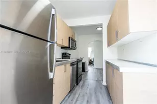 1007 Bay Dr, Miami Beach, FL 33141 - Photo 10