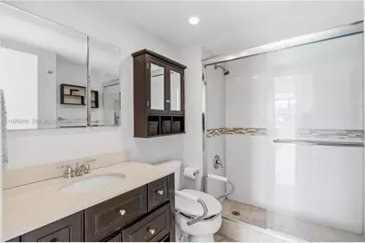 6450 Collins Ave #204, Miami Beach, FL 33141 - Photo 16