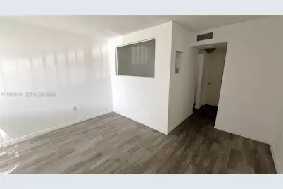 711 N Pine Island Rd #211, Plantation, FL 33324 - Photo 8