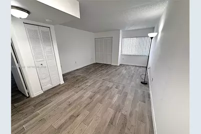 711 N Pine Island Rd #211, Plantation, FL 33324 - Photo 8