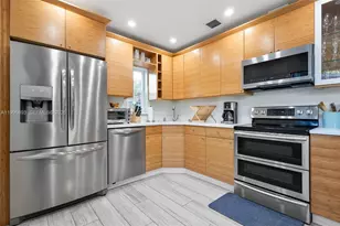 201 NE 16th Ct, Fort Lauderdale, FL 33305 - Photo 12