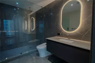 20 NE 11th St, Miami, FL 33132 - Photo 28