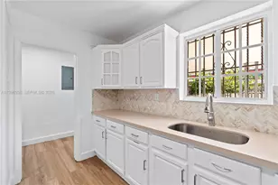 361 E 39th St, Hialeah, FL 33013 - Photo 20