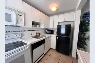 918 Ocean Dr #302, Miami Beach, FL 33139 - Photo 8