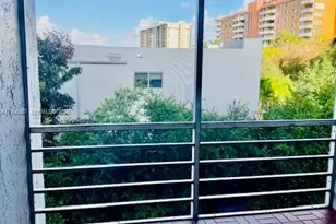 [Address not provided], North Miami, FL 33181 - Photo 12