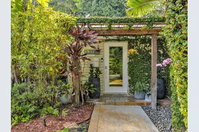 11932 NE 8th Avenue, Biscayne Park, FL 33161 - Photo 10