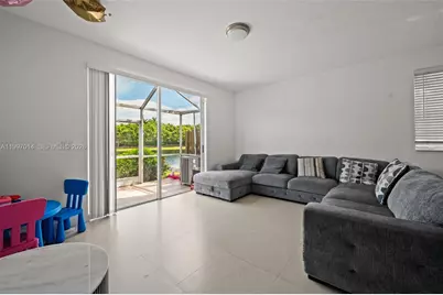 3676 San Simeon Cir, Weston, FL 33331 - Photo 10