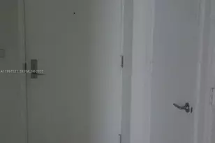 55 SE 6th St, Miami, FL 33131 - Photo 2