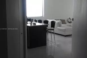 55 SE 6th St, Miami, FL 33131 - Photo 4