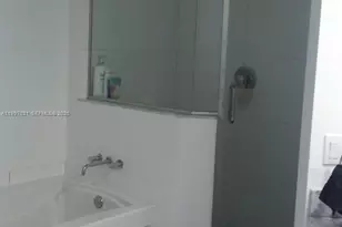 55 SE 6th St, Miami, FL 33131 - Photo 8