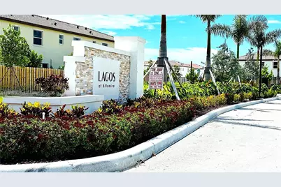 2523 SE 29th St #2523, Homestead, FL 33035 - Photo 2