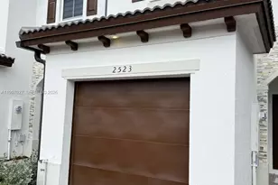 2523 SE 29th St, Homestead, FL 33035 - Photo 4