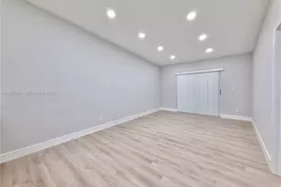 9254 NW 18th St, Pembroke Pines, FL 33024 - Photo 6